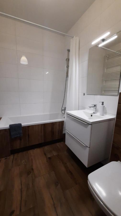 Ursa - Wygodny Apartament I Bezplatny Parking Na Miejscu Apartamento Varsóvia Exterior foto