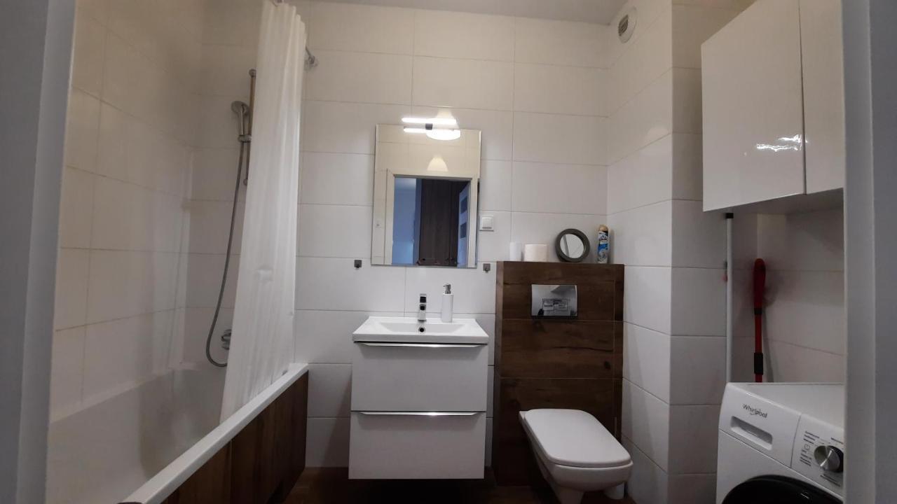 Ursa - Wygodny Apartament I Bezplatny Parking Na Miejscu Apartamento Varsóvia Exterior foto