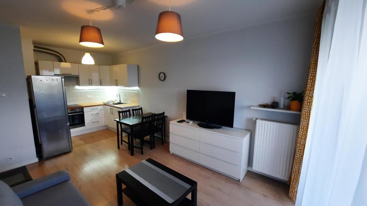 Ursa - Wygodny Apartament I Bezplatny Parking Na Miejscu Apartamento Varsóvia Exterior foto