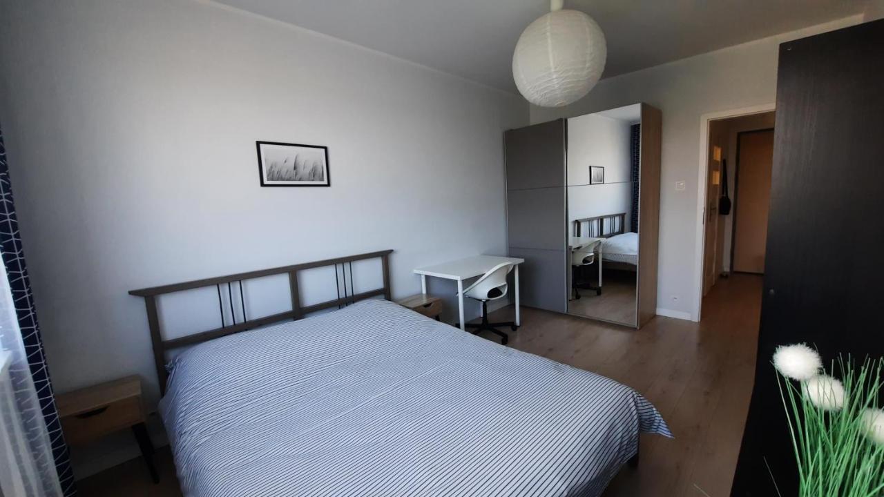 Ursa - Wygodny Apartament I Bezplatny Parking Na Miejscu Apartamento Varsóvia Exterior foto